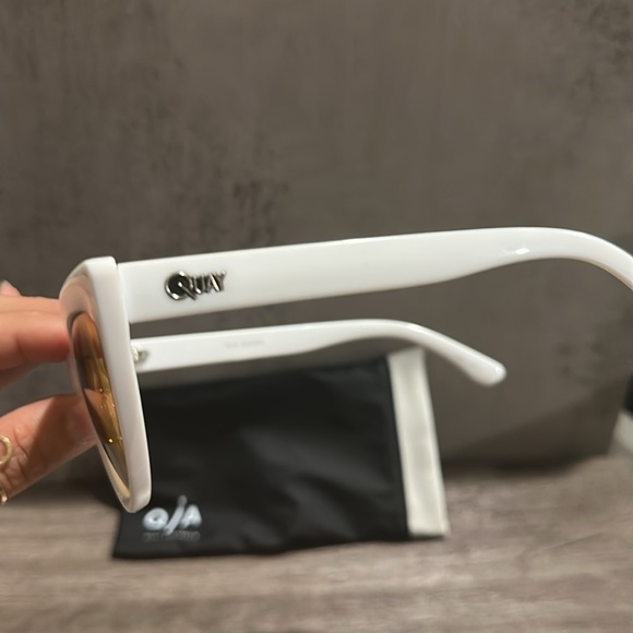 Quay Australia mirrored Rhymes Sunglasses - Picture 5 of 12